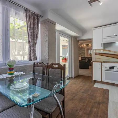Case de vacanță House Ruzica